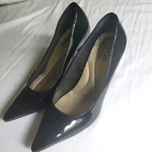 NeW Black 7w pump heels